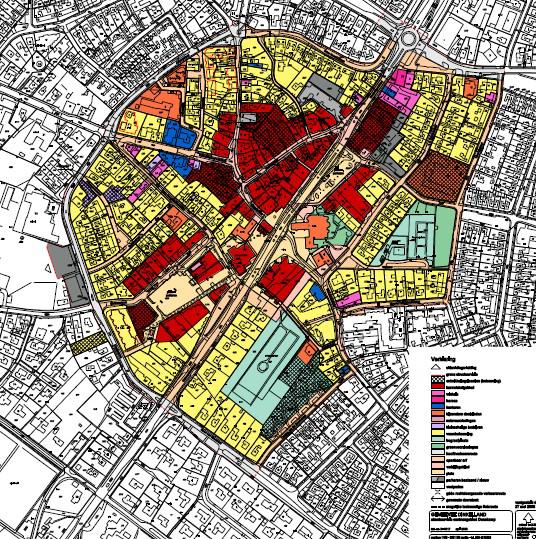 Figuur 6. Structuurvisiekaart Centrum Denekamp (rood = kernwinkelgebied, ontwikkellocaties = raster, beige = pleinen)